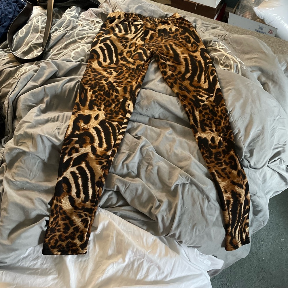 Tiger and Leopard print win win fleece Leggings